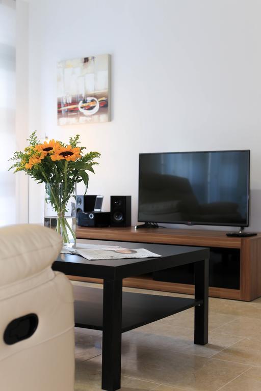 Rafael Kaiser - Paros Apartment - Contactless 24H Check-In Vienna Bilik gambar