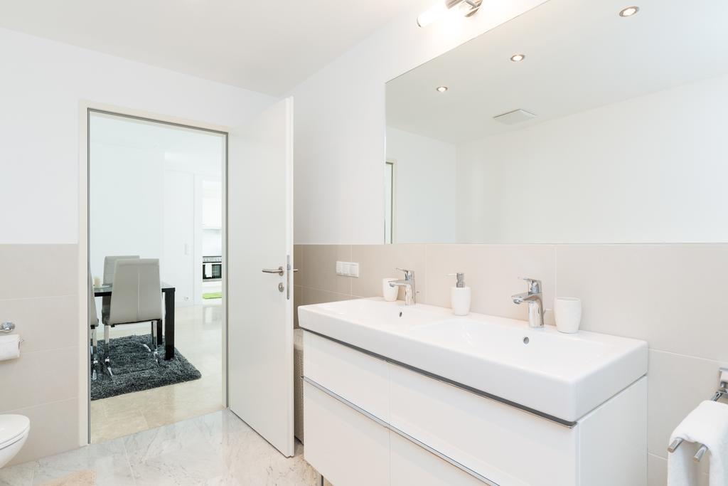 Rafael Kaiser - Paros Apartment - Contactless 24H Check-In Vienna Bilik gambar